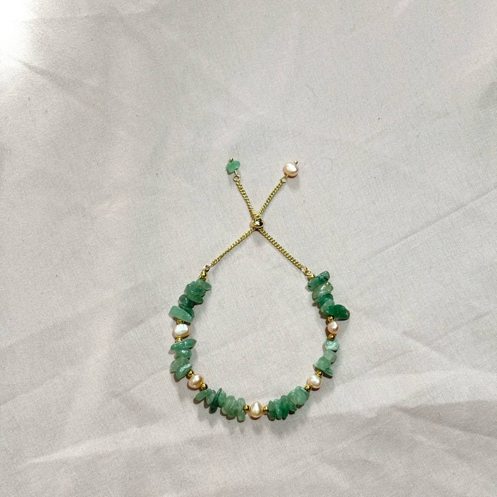 dainty green crystal gold bracelet - adjustable 💚